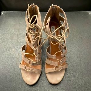 Ankle-length Gladiator-type Heels